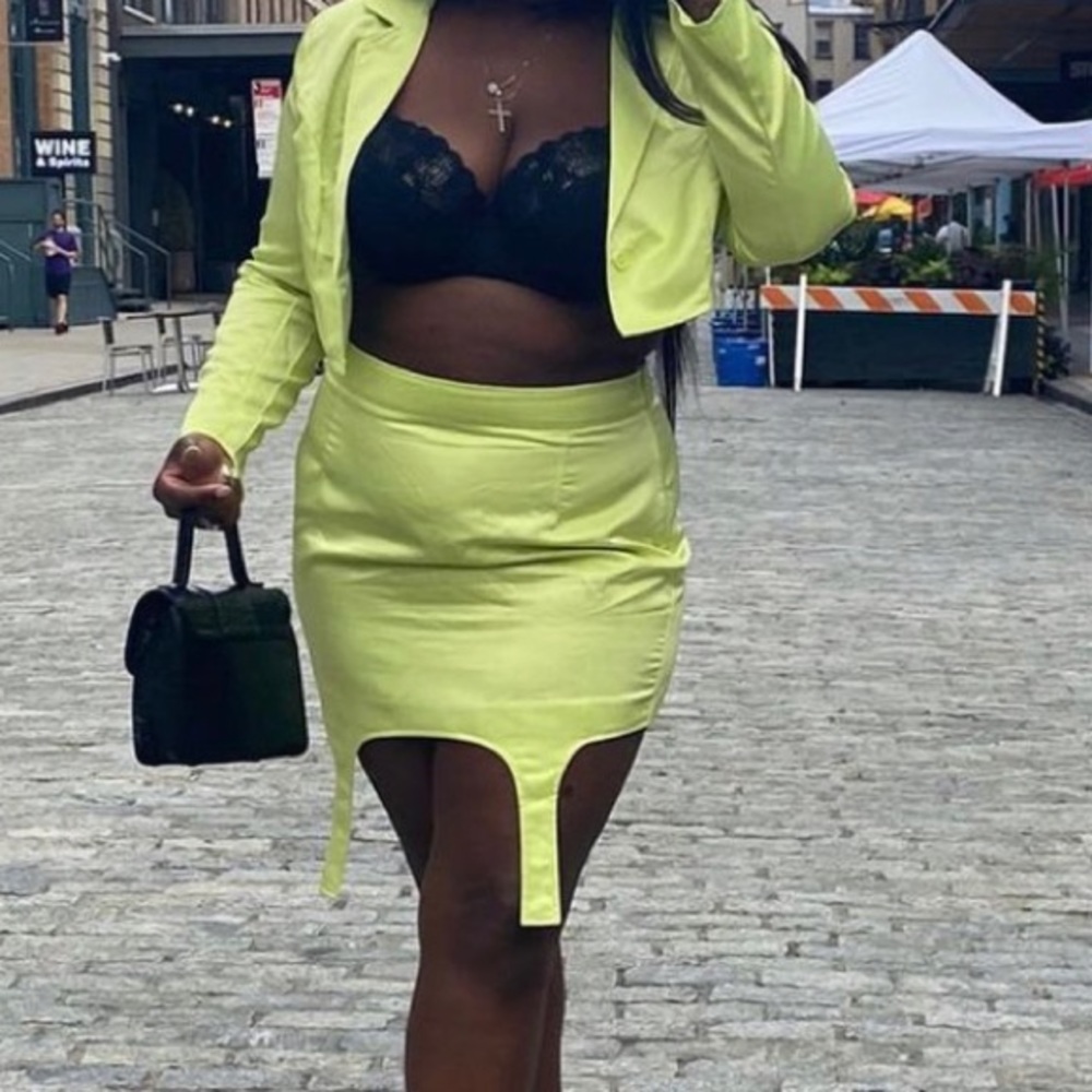 9 piece lime green outfit haul. Size XL-1X